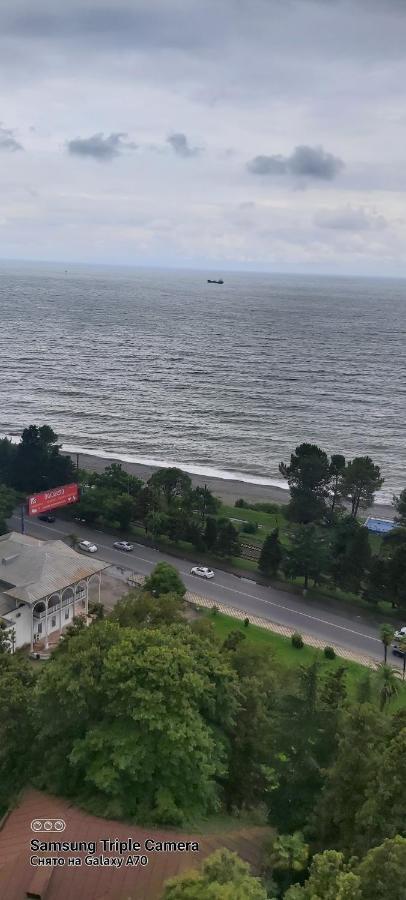 Аппартаменты С Двумя Балконами На Море И Горы Makhinjauri Eksteriør billede